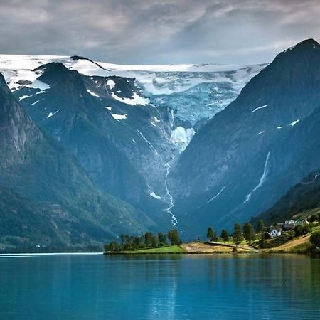 Glacier And Waterfall ViewBriksdalsbre エクステリア 写真