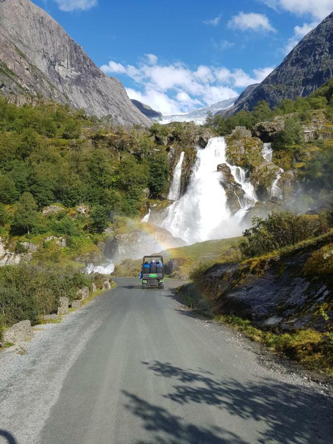 Glacier And Waterfall ViewBriksdalsbre エクステリア 写真