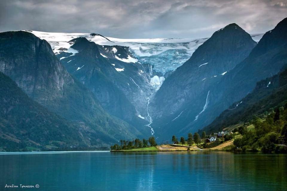 Glacier And Waterfall ViewBriksdalsbre エクステリア 写真